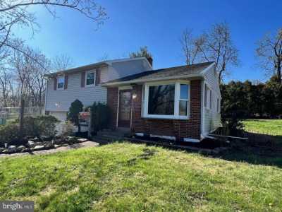 Home For Sale in Sellersville, Pennsylvania