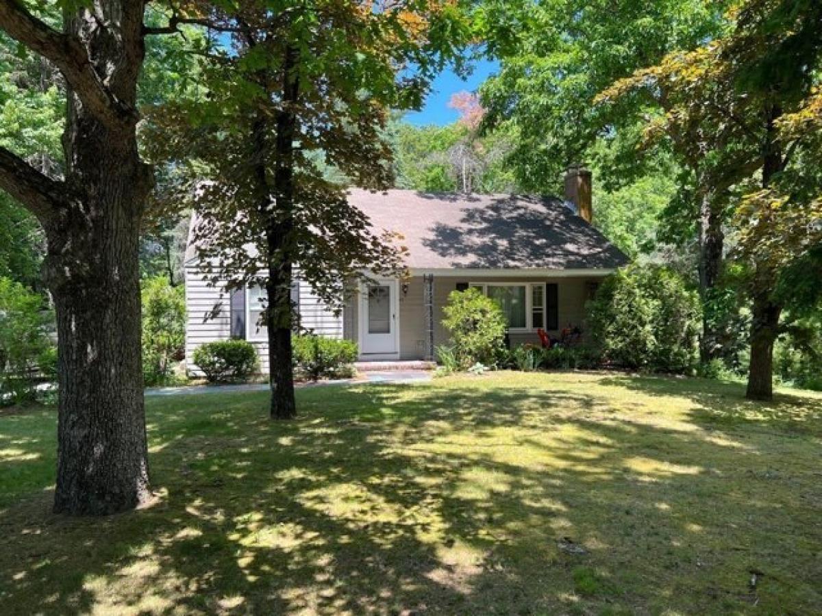 Picture of Home For Sale in Acton, Massachusetts, United States