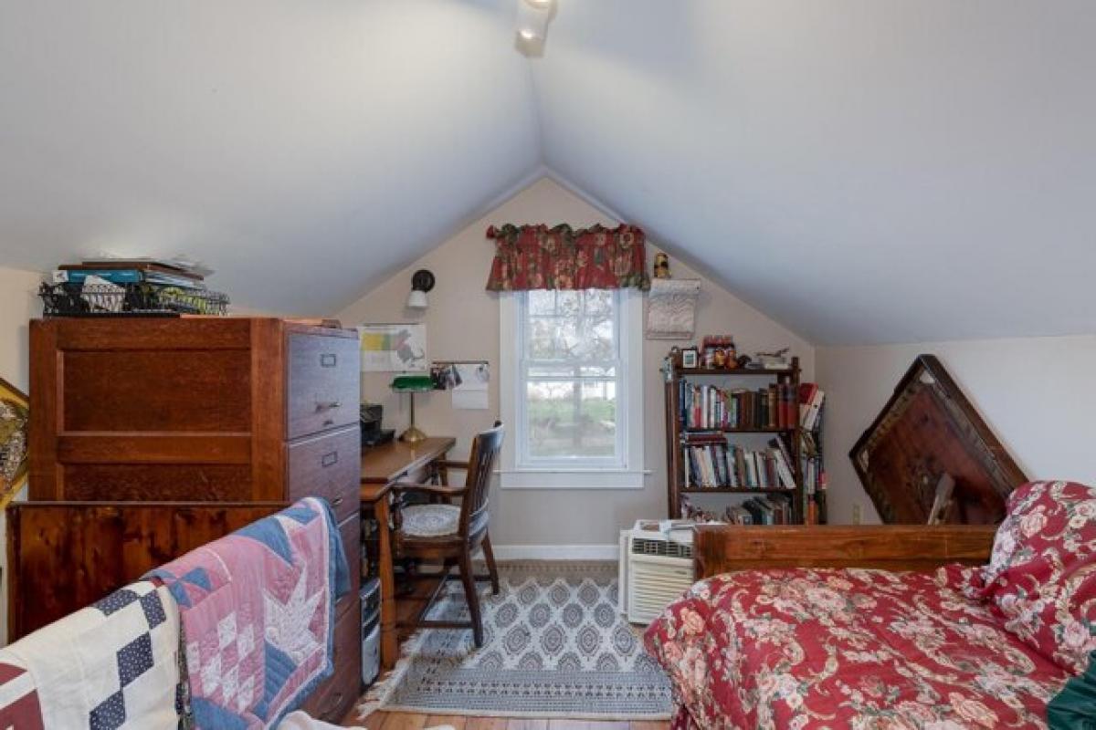 Picture of Home For Sale in Pocasset, Massachusetts, United States