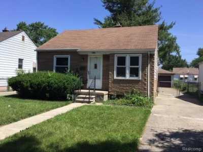 Home For Sale in Harper Woods, Michigan