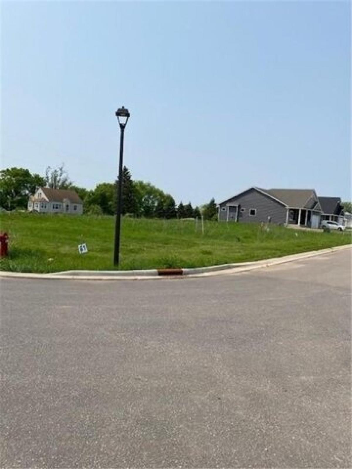 Picture of Residential Land For Sale in Prescott, Wisconsin, United States