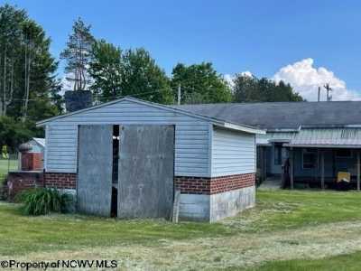 Home For Sale in Tunnelton, West Virginia