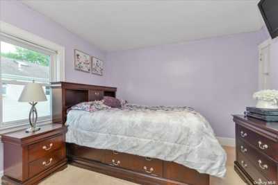 Home For Sale in Uniondale, New York