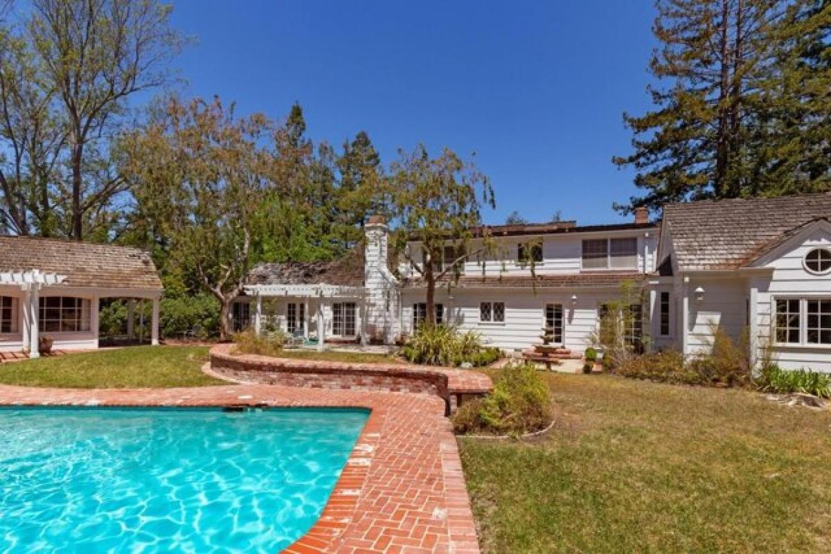 Picture of Home For Sale in Atherton, California, United States