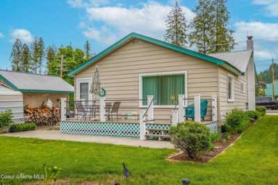 Home For Sale in Metaline Falls, Washington
