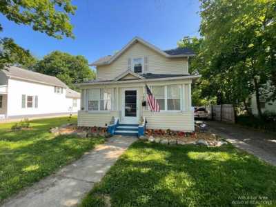 Home For Sale in Chelsea, Michigan