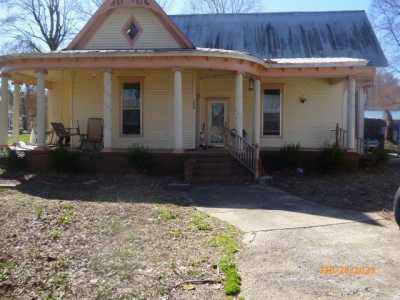 Home For Sale in Waverly, Tennessee