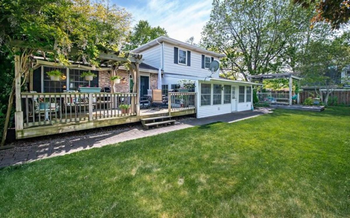 Picture of Home For Sale in Saint Joseph, Michigan, United States