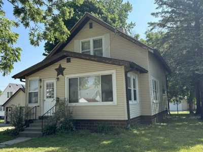 Home For Sale in Oelwein, Iowa