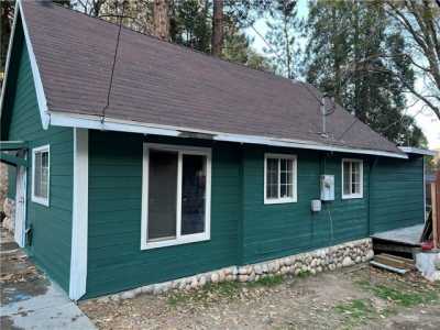 Home For Sale in Cedar Glen, California