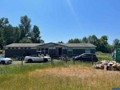 Home For Sale in Lebanon, Oregon