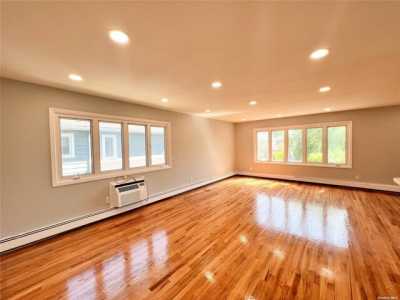 Home For Rent in Port Washington, New York