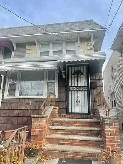 Home For Sale in Maspeth, New York