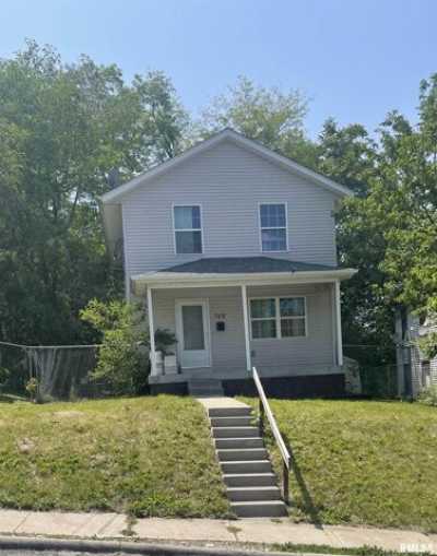 Home For Sale in Moline, Illinois