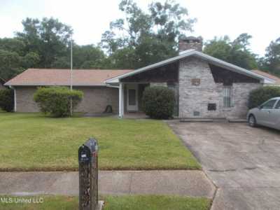 Home For Sale in Biloxi, Mississippi