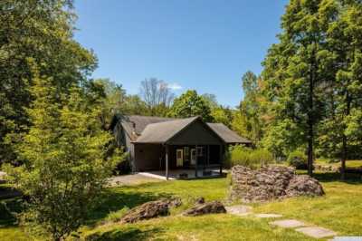 Home For Sale in Athens, New York