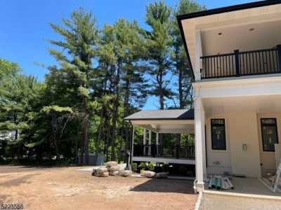 Home For Sale in Livingston, New Jersey
