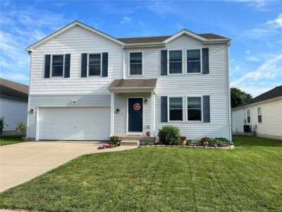 Home For Sale in Godfrey, Illinois