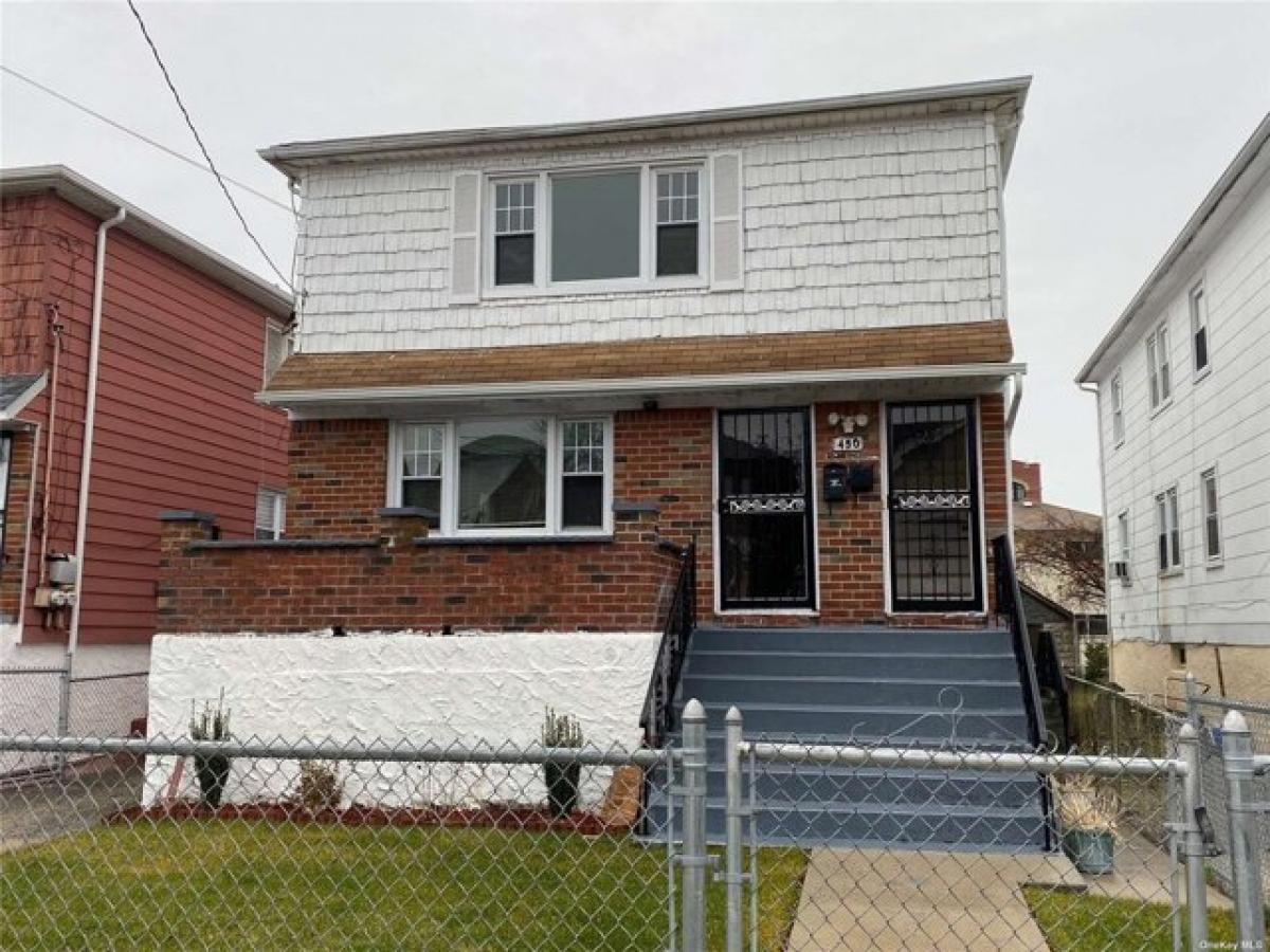 Picture of Home For Rent in Far Rockaway, New York, United States