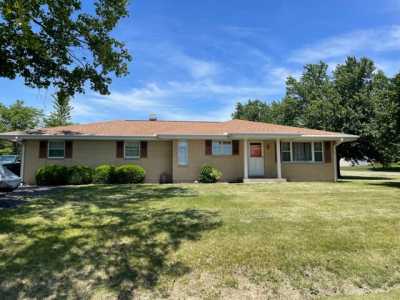 Home For Sale in Barry, Illinois