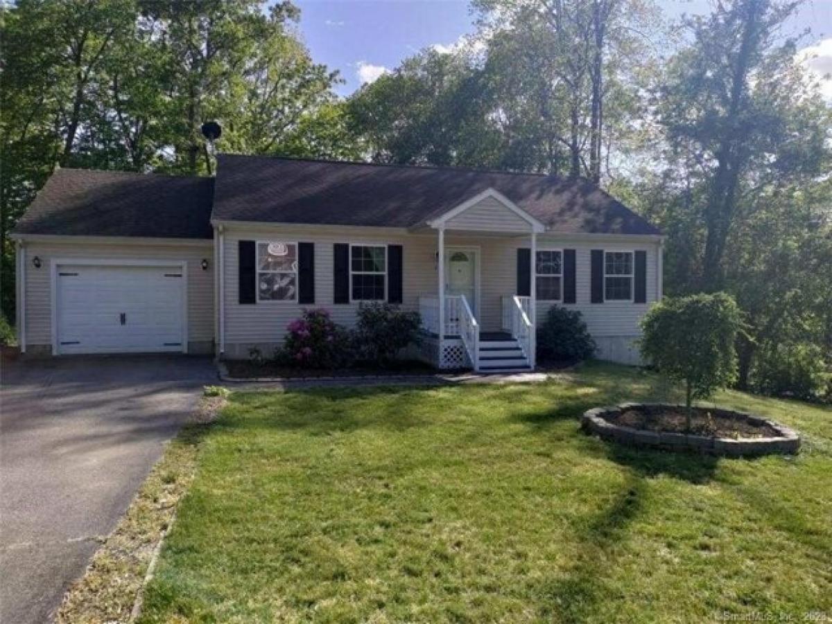 Picture of Home For Sale in Plainfield, Connecticut, United States