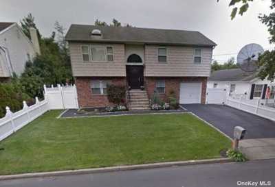 Home For Rent in Amityville, New York