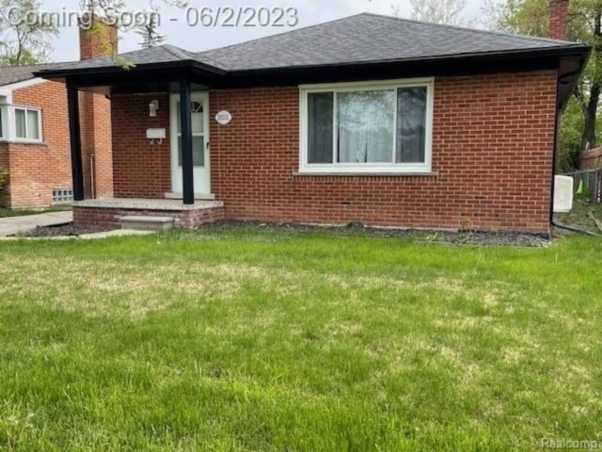 Picture of Home For Sale in Harper Woods, Michigan, United States