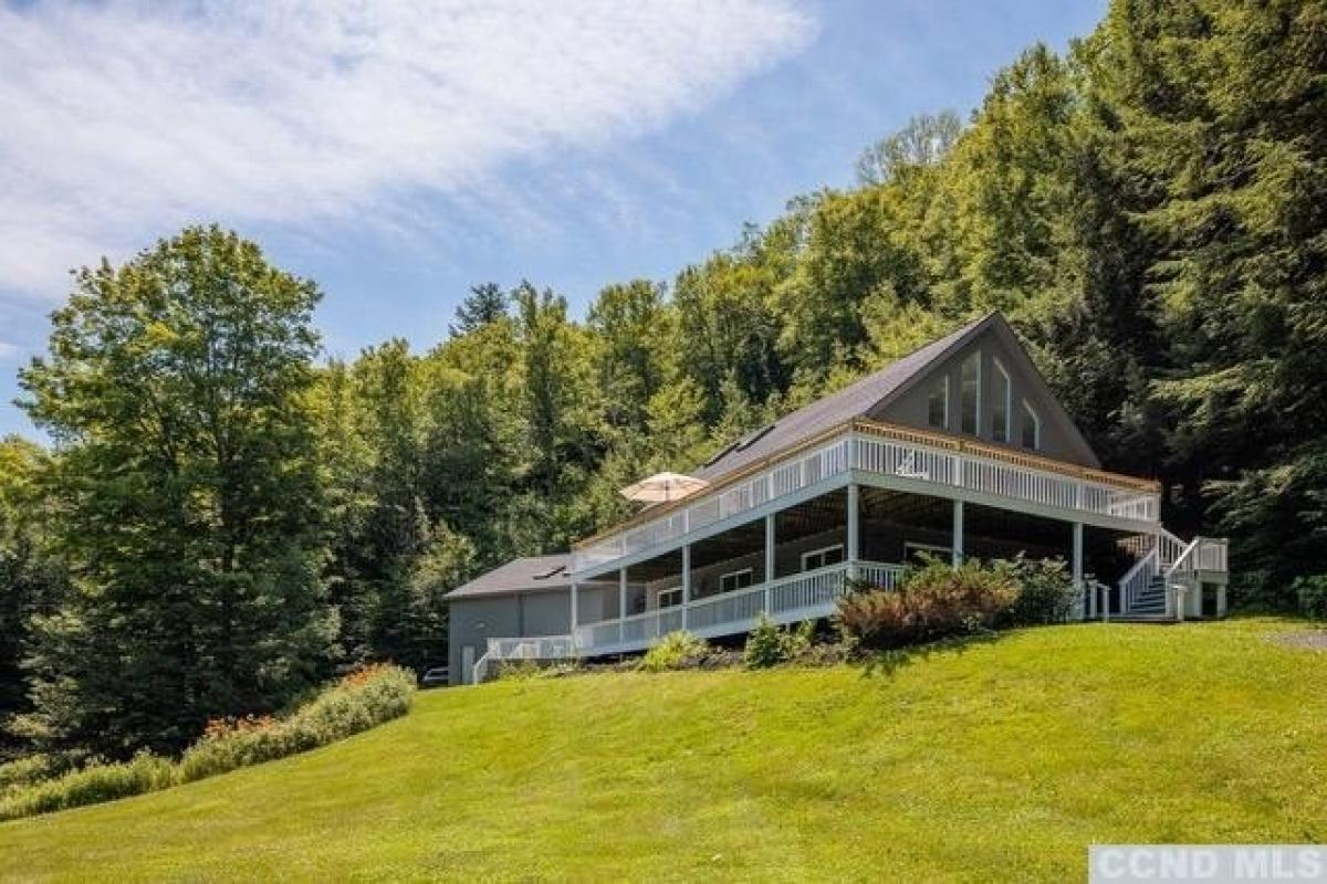 Picture of Home For Sale in Hillsdale, New York, United States