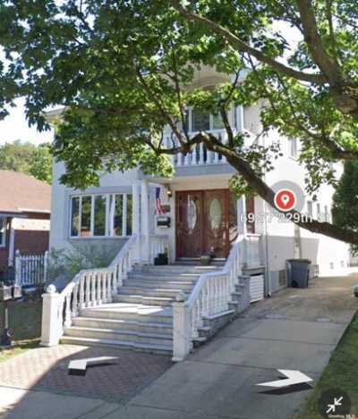 Home For Rent in Oakland Gardens, New York