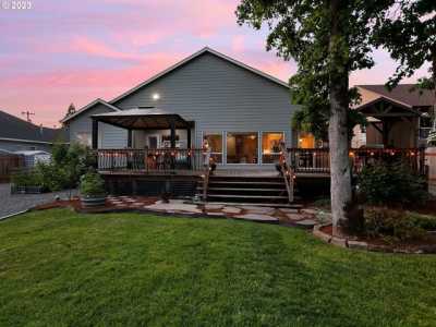 Home For Sale in Molalla, Oregon