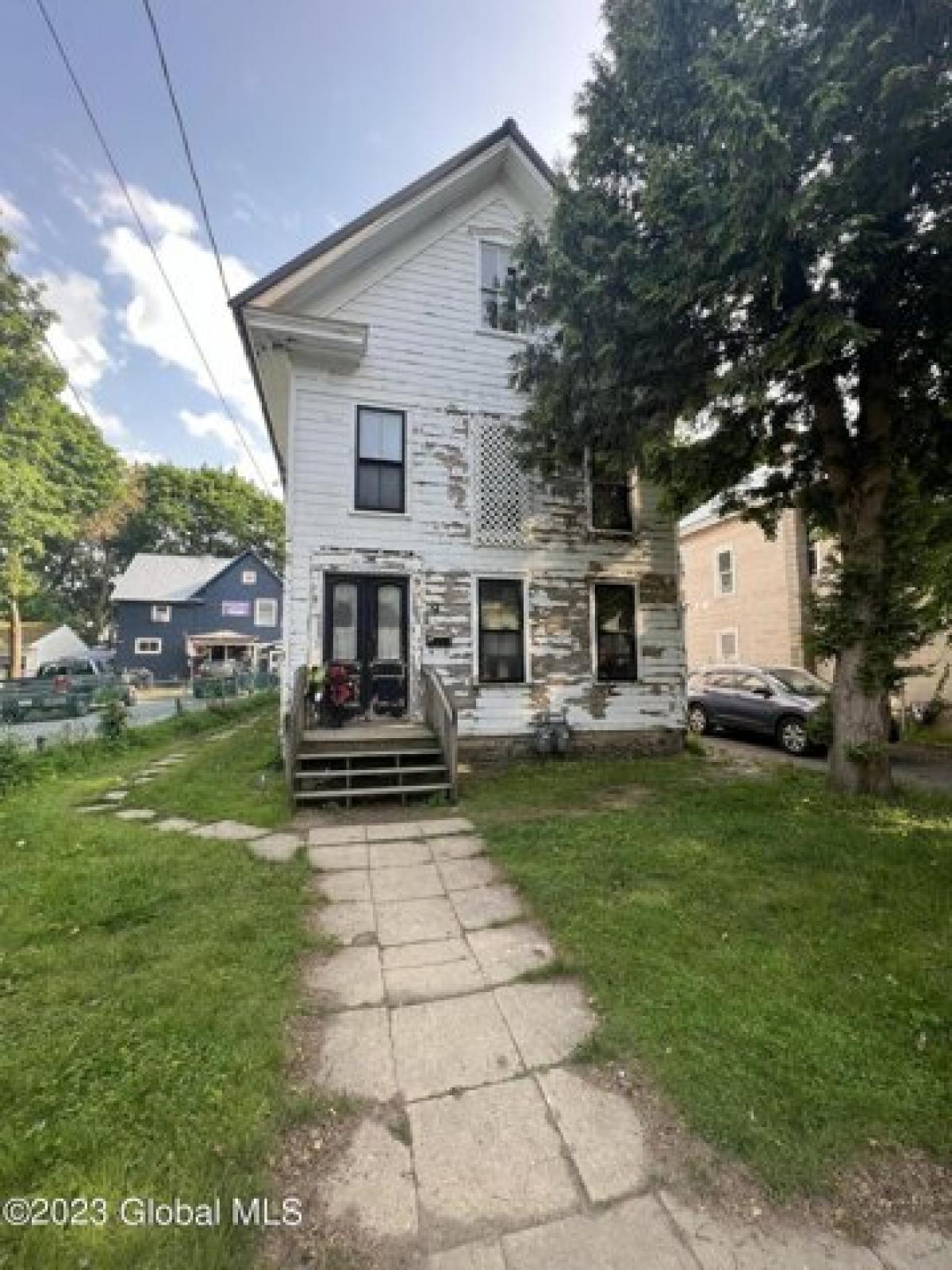 Picture of Home For Sale in Gloversville, New York, United States