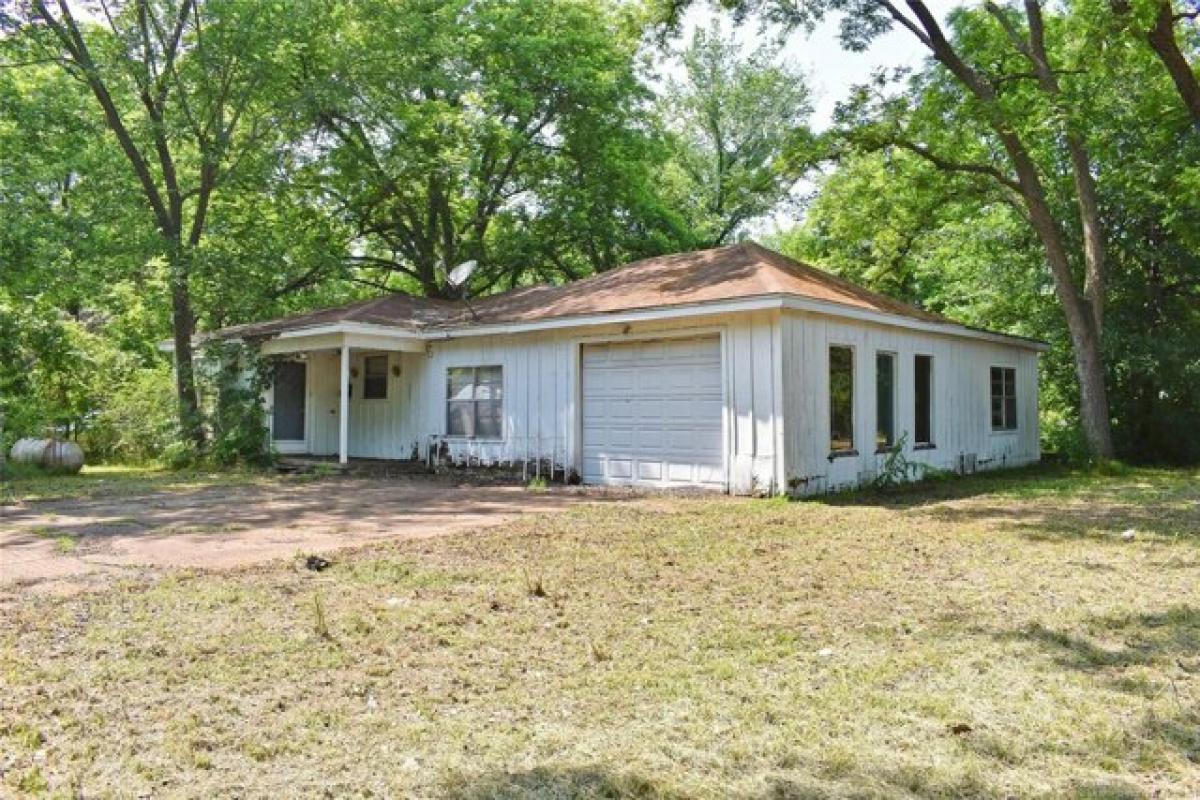 Picture of Home For Sale in Hugo, Oklahoma, United States