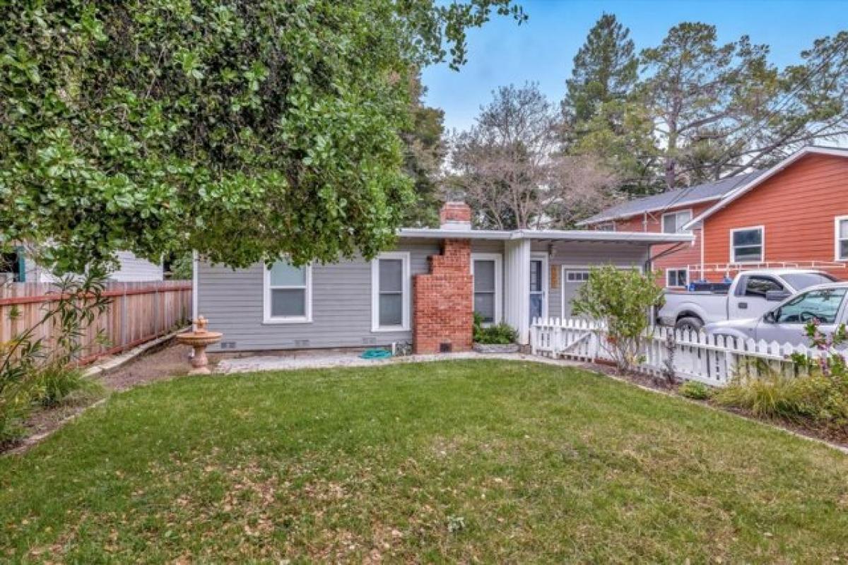 Picture of Home For Sale in East Palo Alto, California, United States