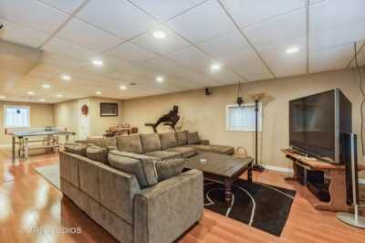 Home For Sale in Mundelein, Illinois