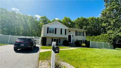 Home For Sale in Johnston, Rhode Island