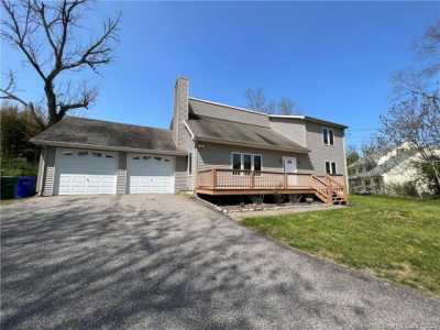Home For Sale in Waterford, Connecticut