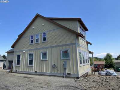 Home For Sale in Dundee, Oregon