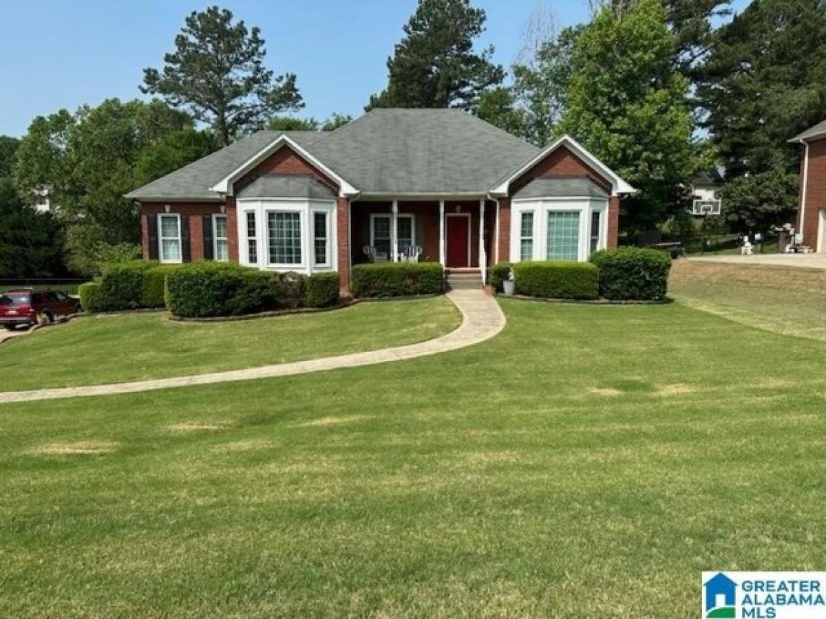 Picture of Home For Sale in Trussville, Alabama, United States