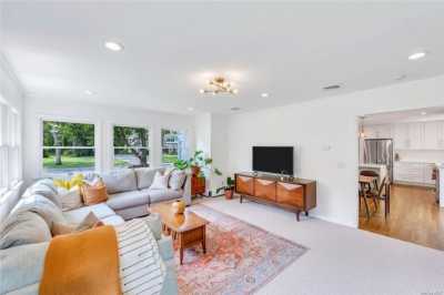 Home For Sale in Islip, New York