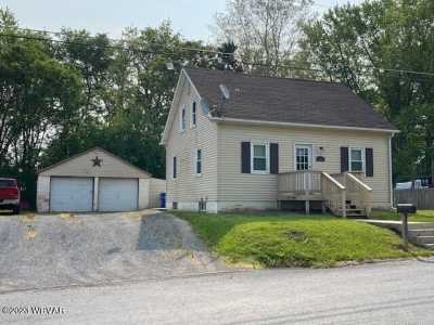 Home For Sale in New Columbia, Pennsylvania