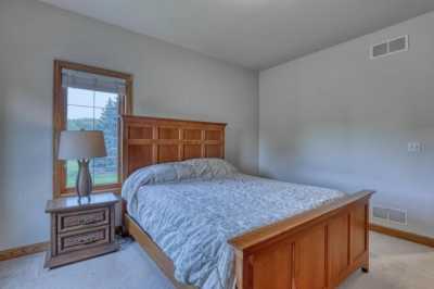 Home For Sale in Pewaukee, Wisconsin