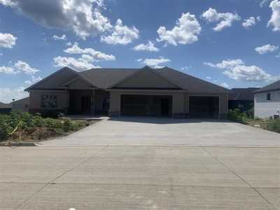 Home For Sale in Peosta, Iowa