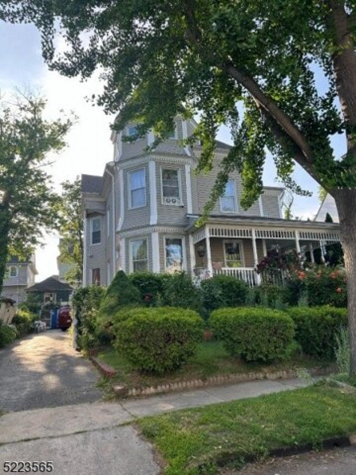 Picture of Home For Sale in East Orange, New Jersey, United States