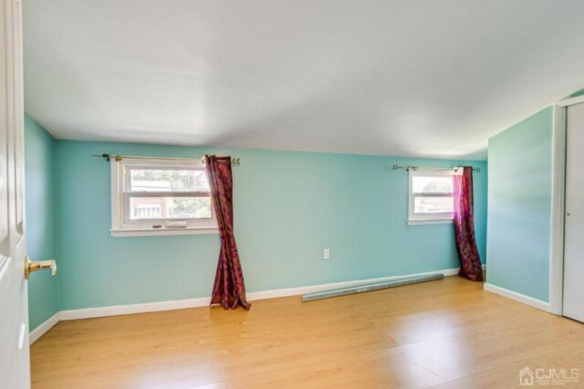 Picture of Home For Rent in Avenel, New Jersey, United States