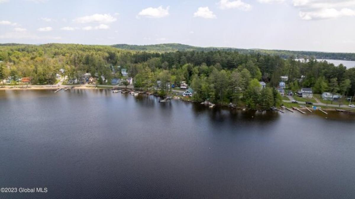 Picture of Home For Sale in Caroga Lake, New York, United States