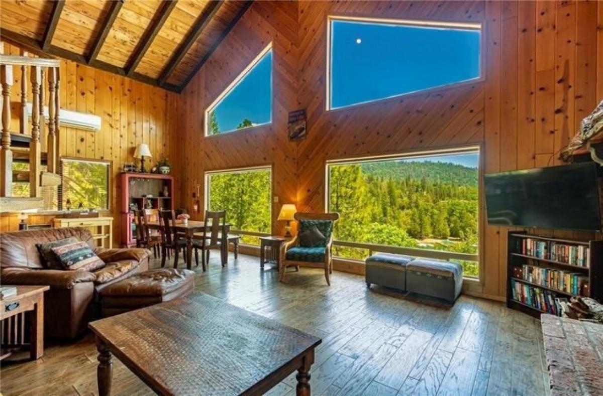 Picture of Home For Sale in Bass Lake, California, United States