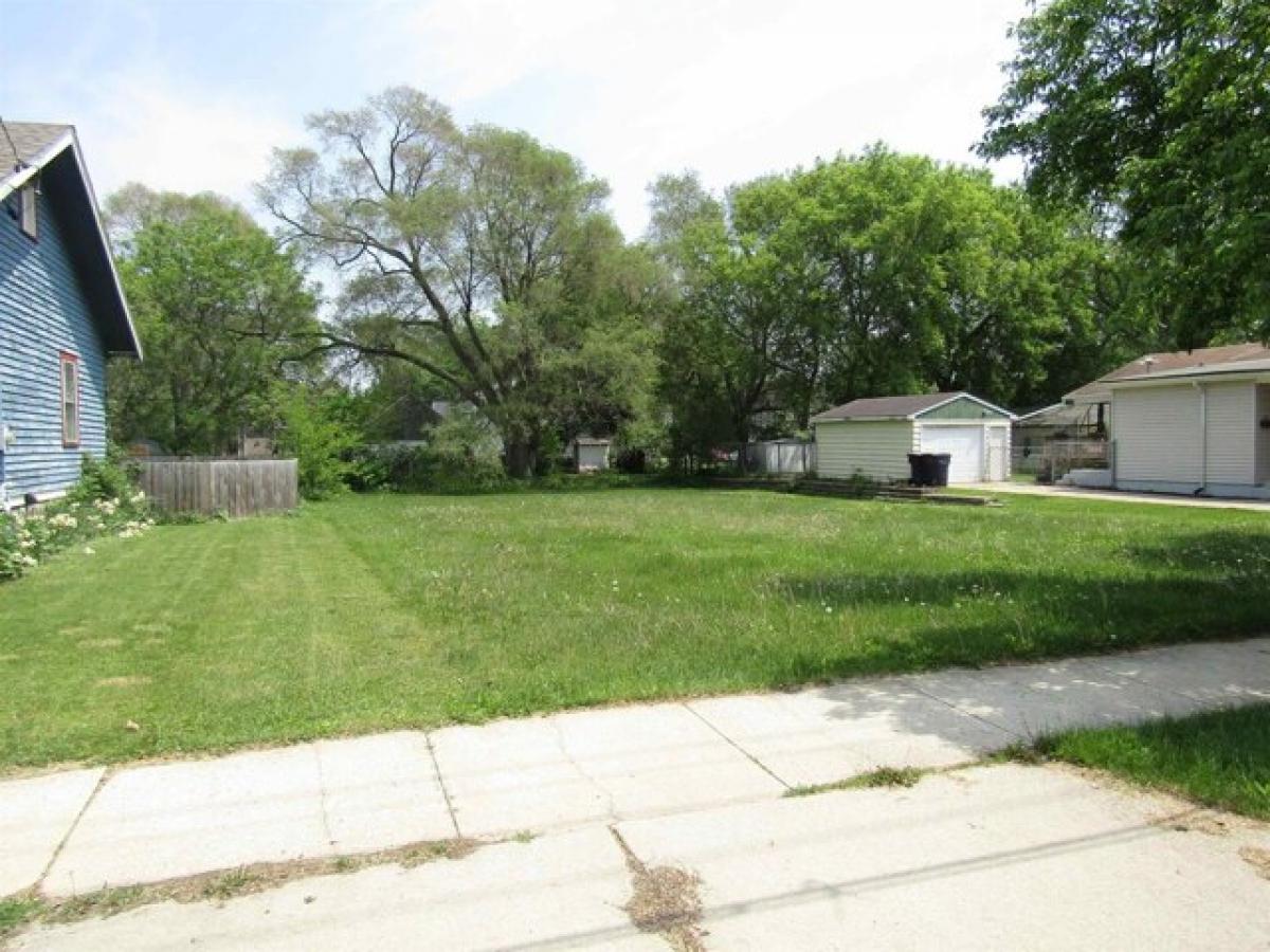 Picture of Residential Land For Sale in Janesville, Wisconsin, United States