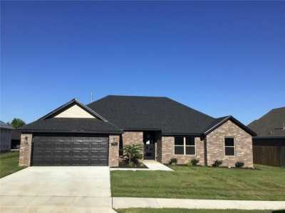 Home For Sale in Lowell, Arkansas