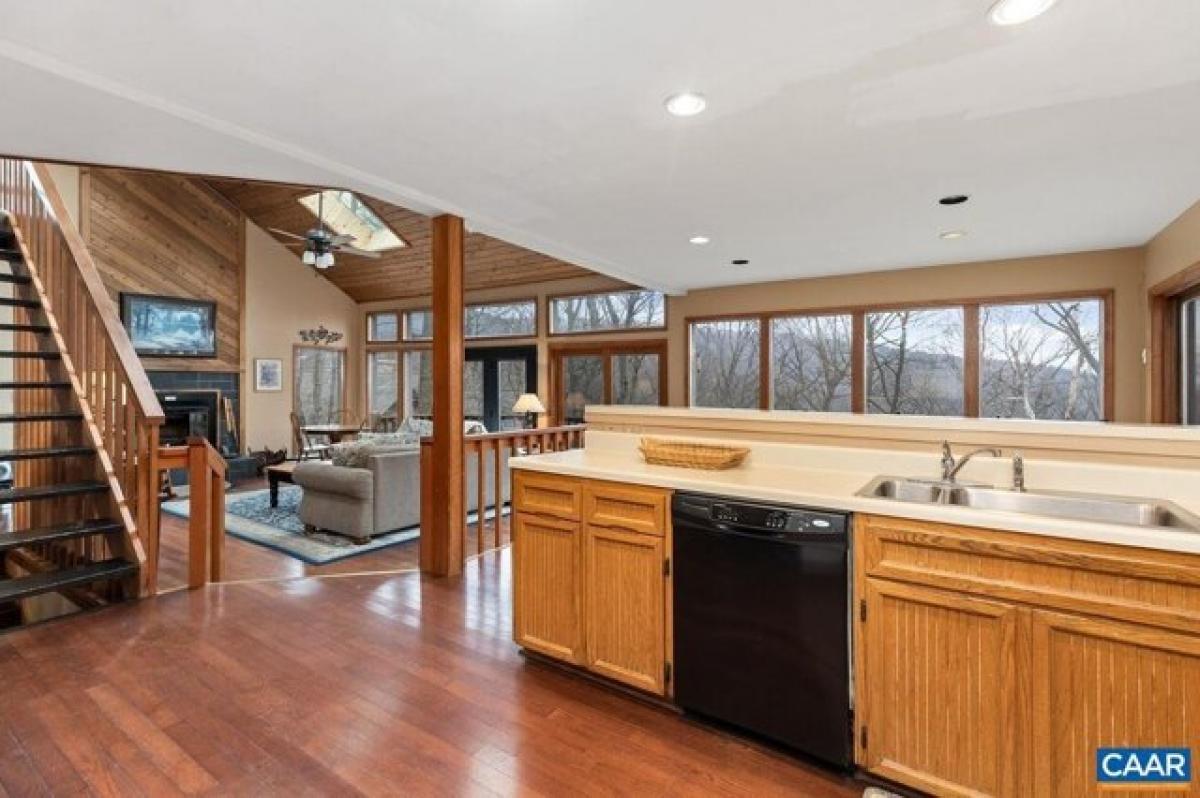 Picture of Home For Sale in Wintergreen, Virginia, United States