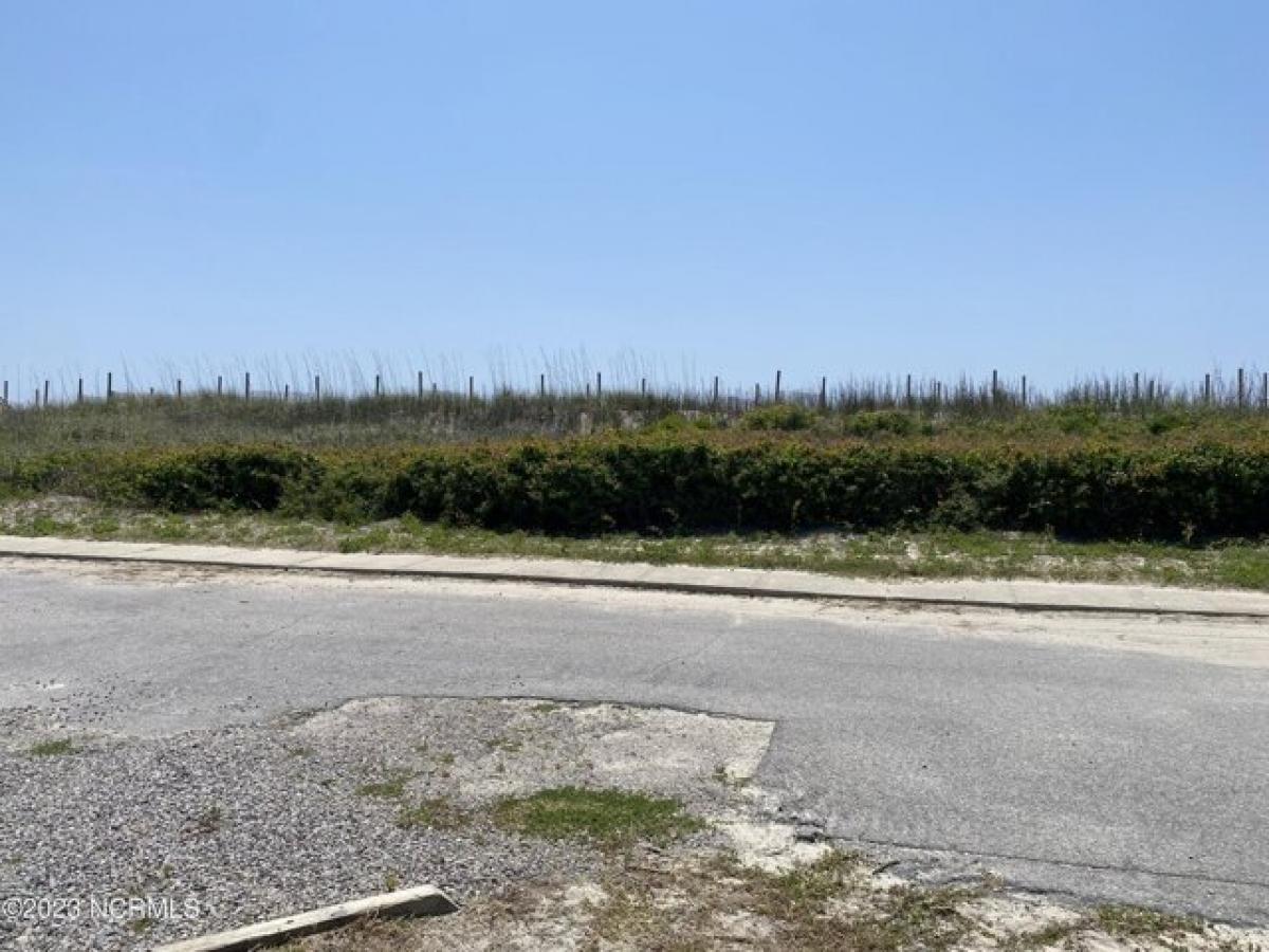 Picture of Residential Land For Sale in North Topsail Beach, North Carolina, United States